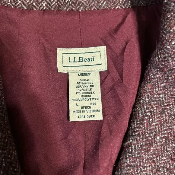 L.L. Bean medium wool nylon silk blazer. In excellent condition. Burgundy color - Picture 2 of 11